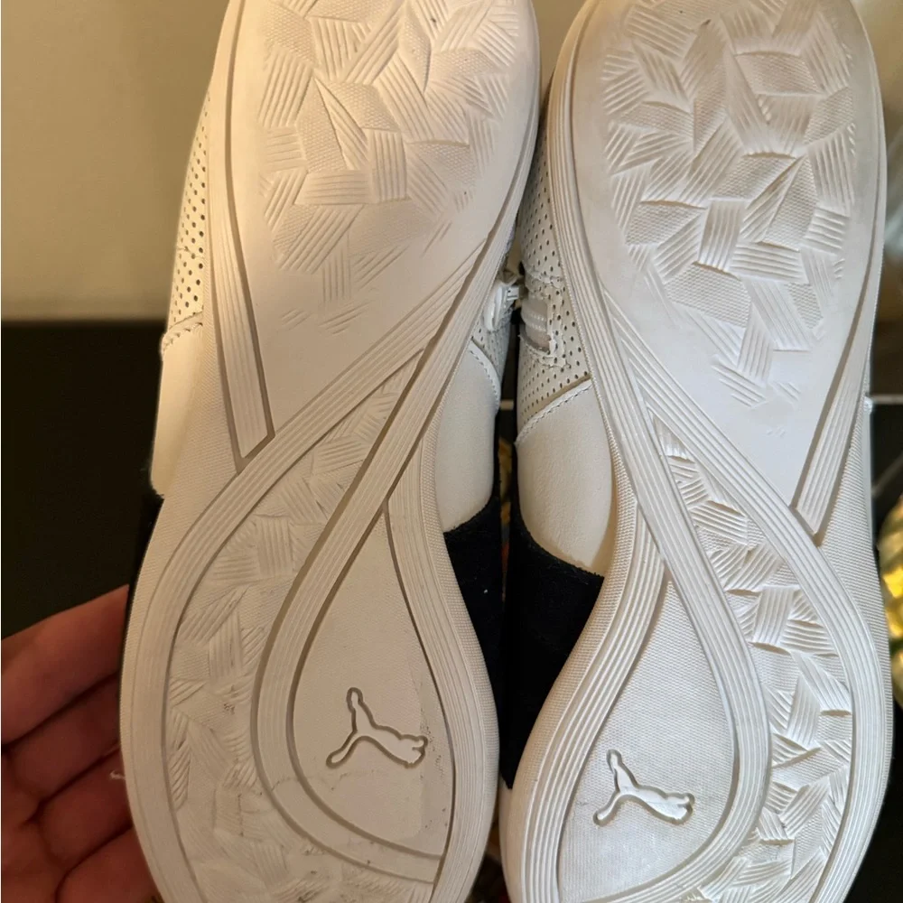 NWOT Puma White Perforated Sneakers Size 6 - Picture 4 of 4
